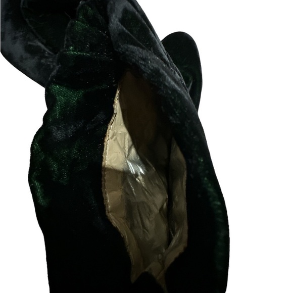 Baci Velvet like booties Sz 6 Black with Green Hue 3.5” heel Like New Condition - Picture 4 of 4